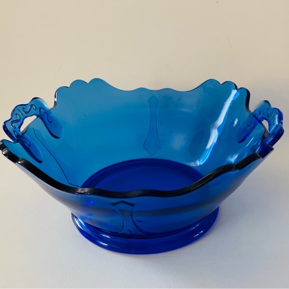 1970 Vintage Elegant Blue Glass Bowl With A Handles - Picture 1 of 14